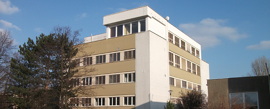 Budova B1, ÚEB AVČR, v.v.i. v Praze 6 – Lysolajích