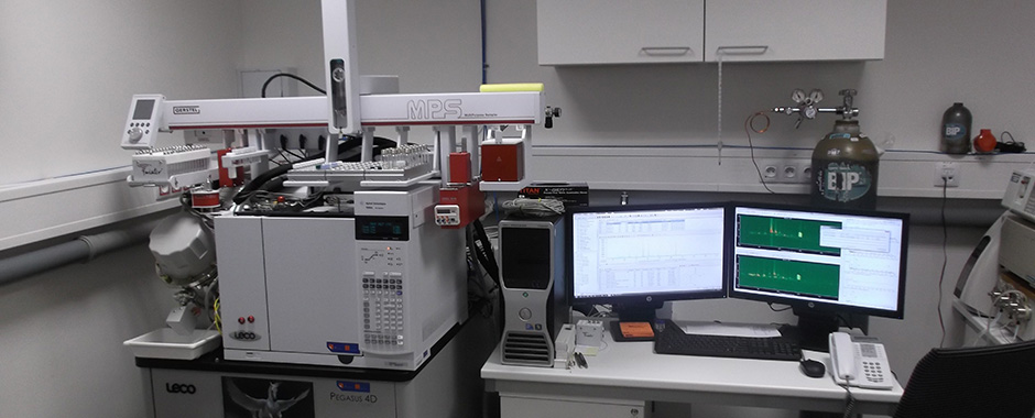 Gas chromatography with mass spectrometer